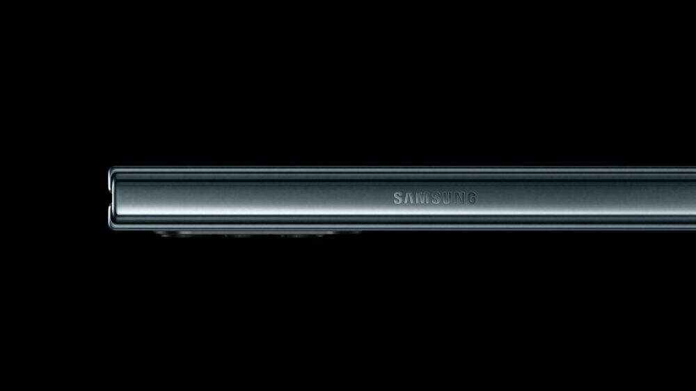Samsung Z Fold4 black -4 itya.sk